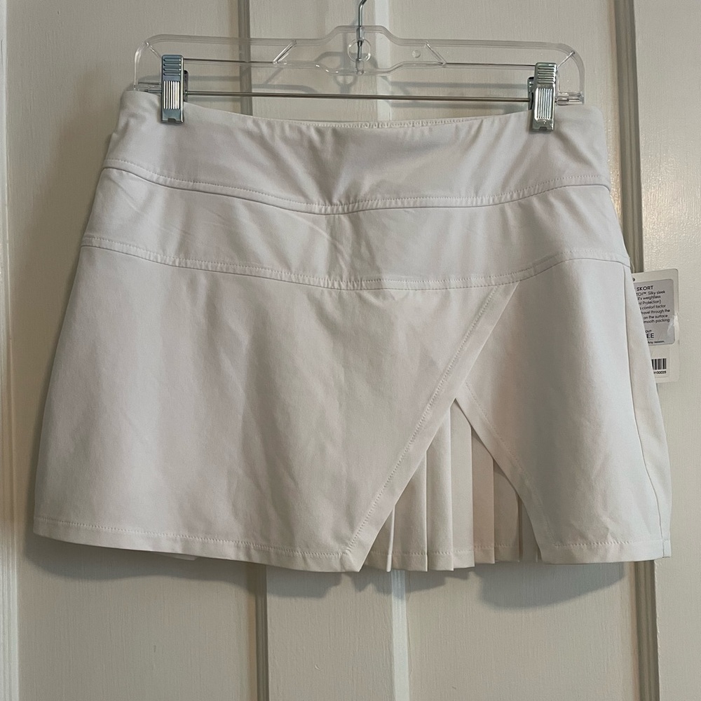 Athleta skirt / skort New with Tags size S white
